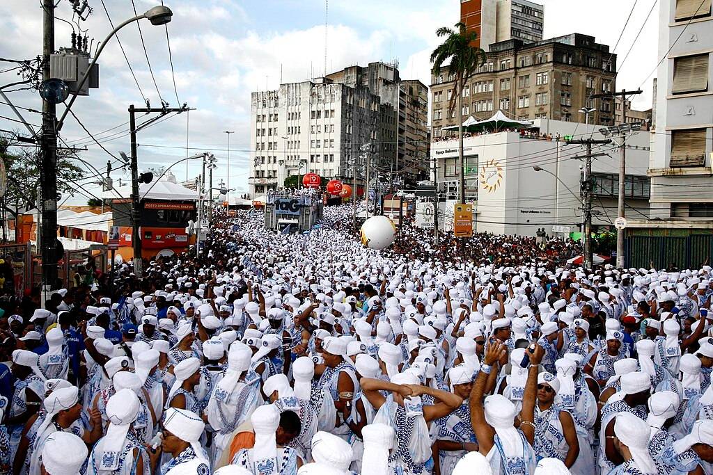 Défilé Afoxé Filhos de Ghandy à Salvador de Bahia 