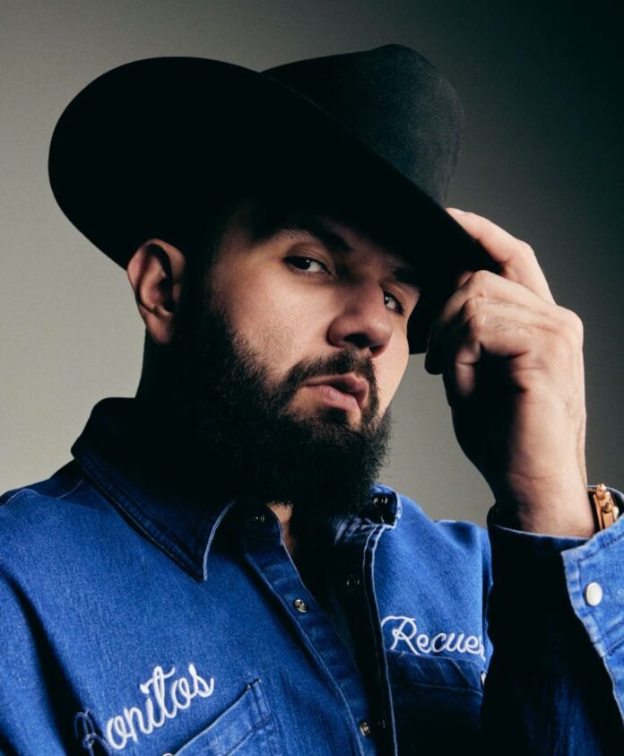 Carin Leon chanteur mexique